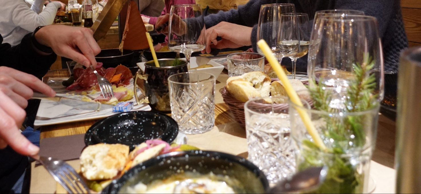初のヨーロッパスキー旅行 – 感動的なチーズ料理